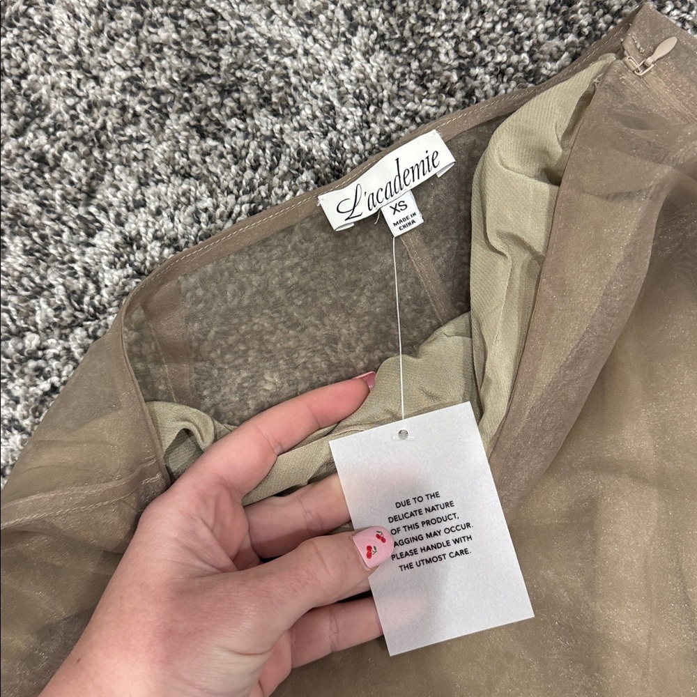 New L’CADEMIE Organza Sheer Marianna Blaire Midi Skirt Sz XS $199 msrp - Picture 3 of 3